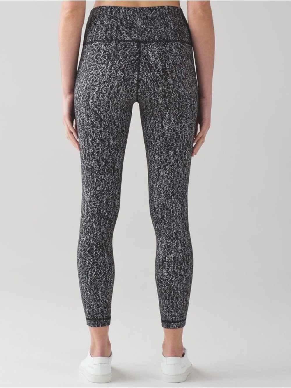lululemon Athletica Black & White Suited Jaquard 30” Leggings Size 2